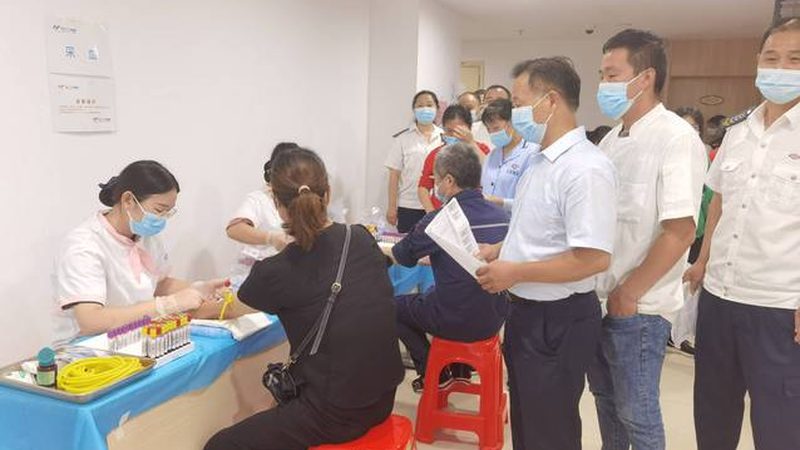 相对于医院体检科，部分体检中心的医生资质同样具备一定优势：